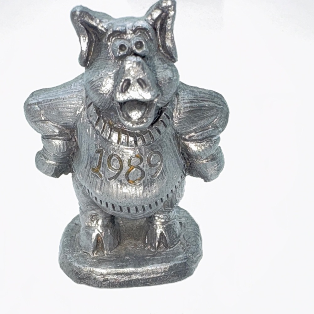 Michael Ricker Vintage Pig Figurine Figurine in Sweater 1989
